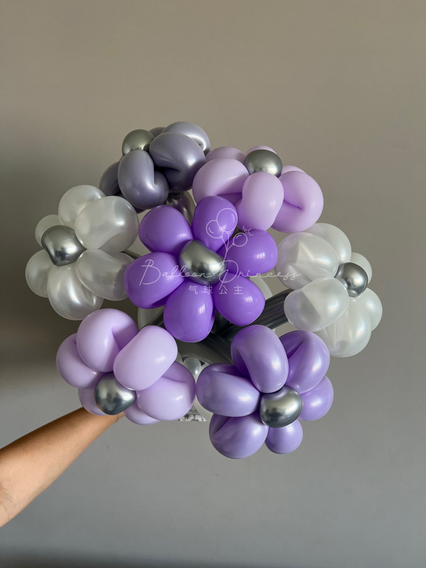 Bouquet di Sei petali in mano - Piccolo