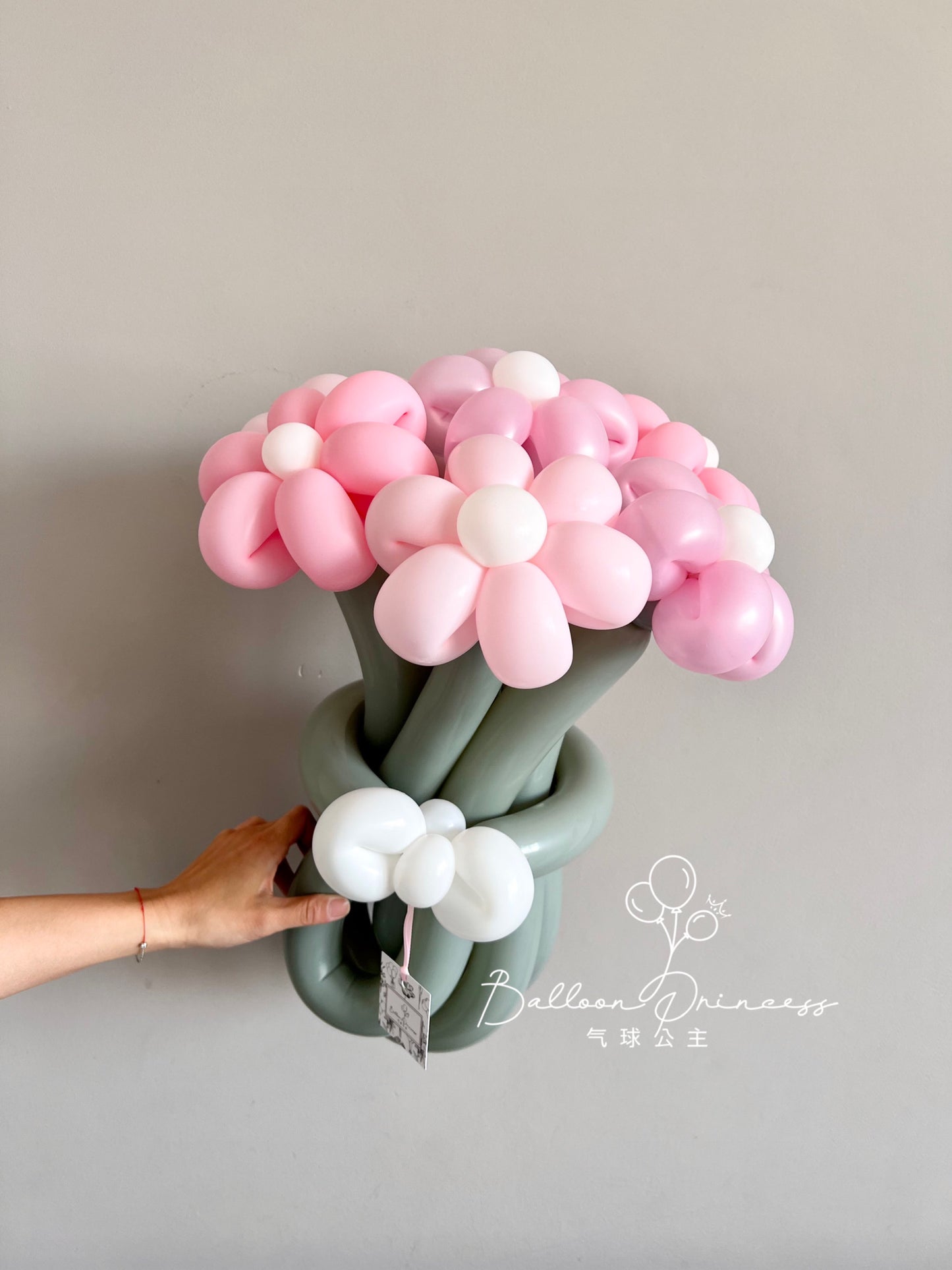 Bouquet di Sei petali in mano -Piccolo