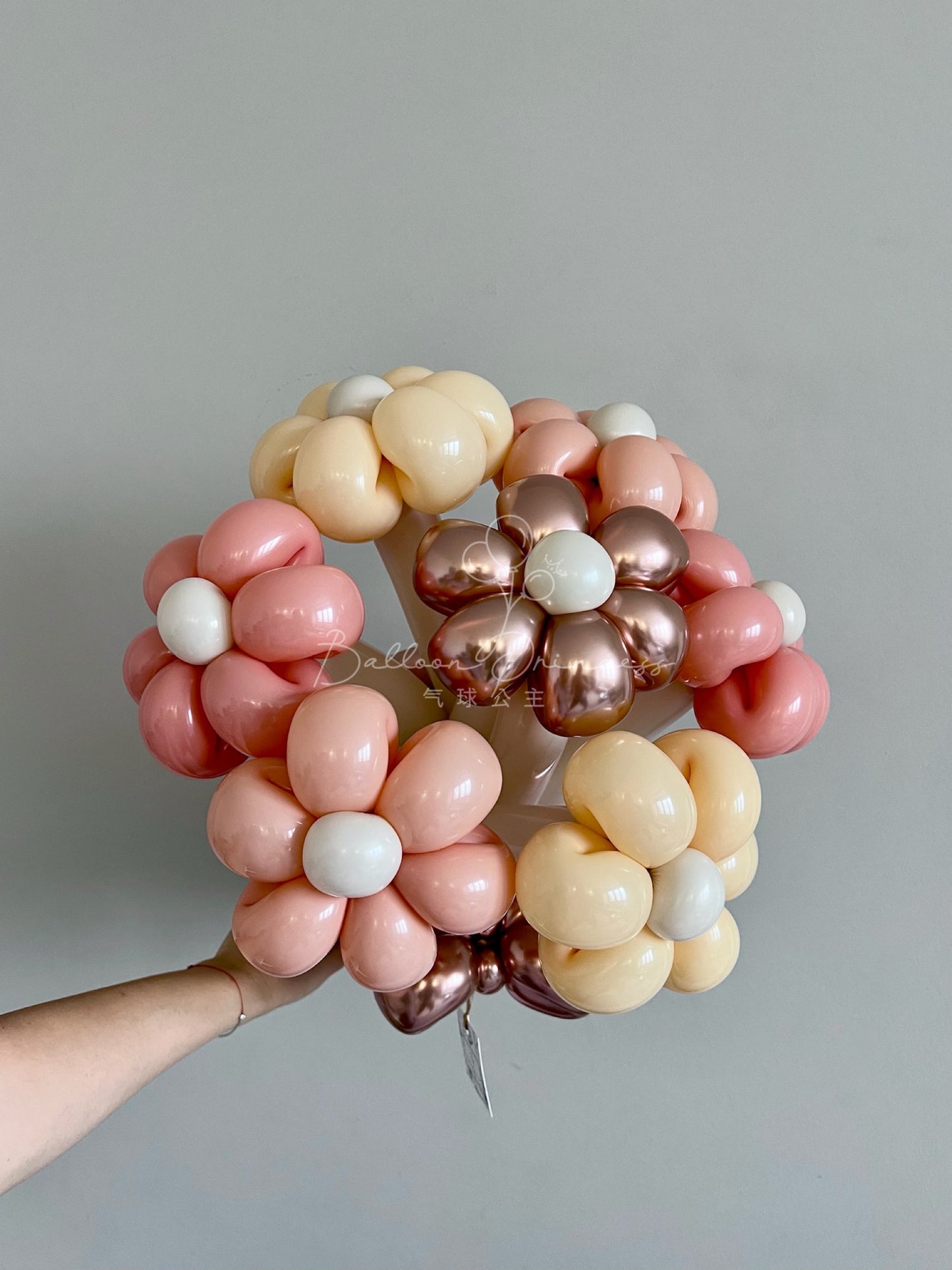 Bouquet di Sei petali in mano -Piccolo
