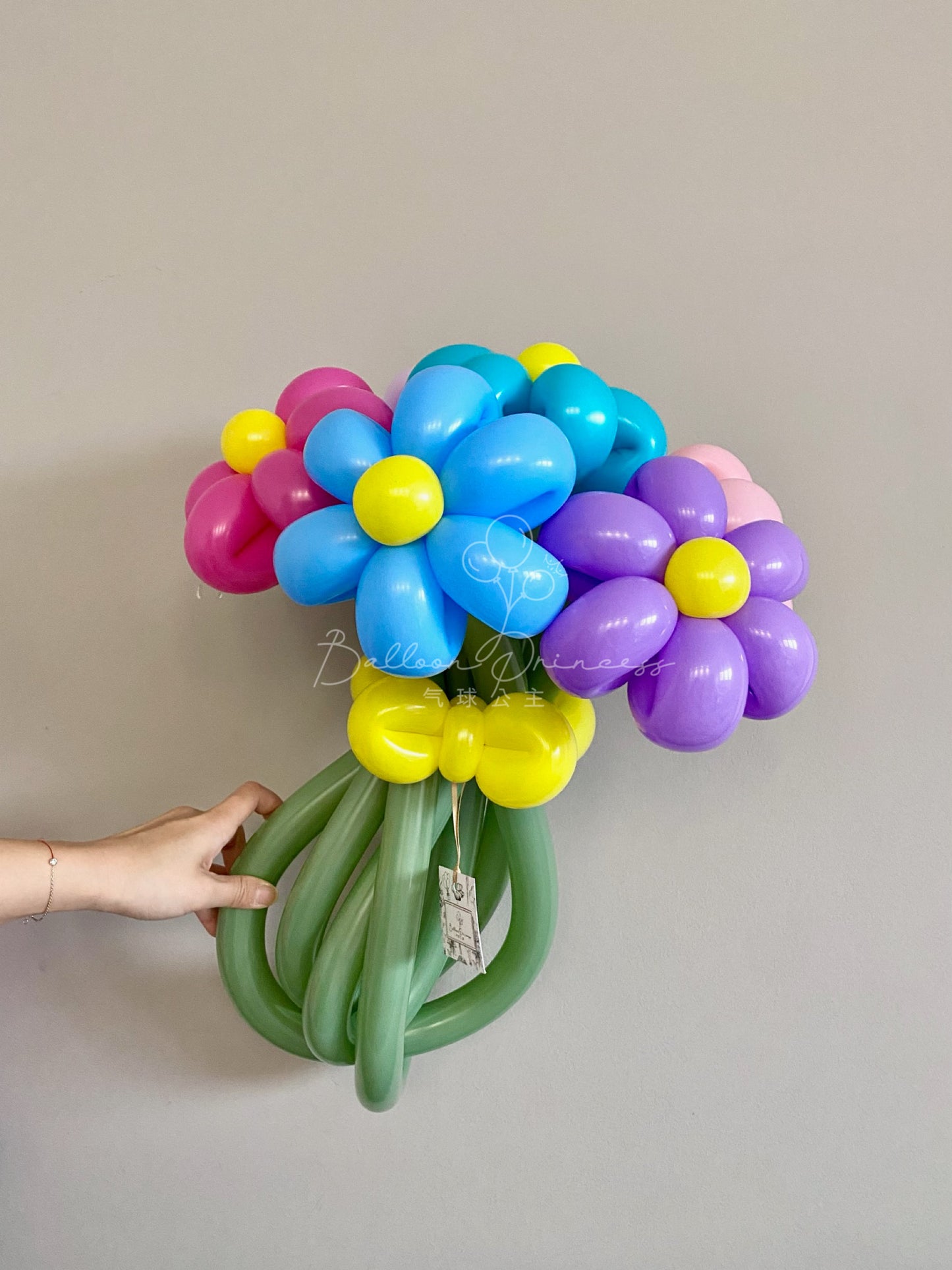 Bouquet di Sei Petali in mano - Piccolo