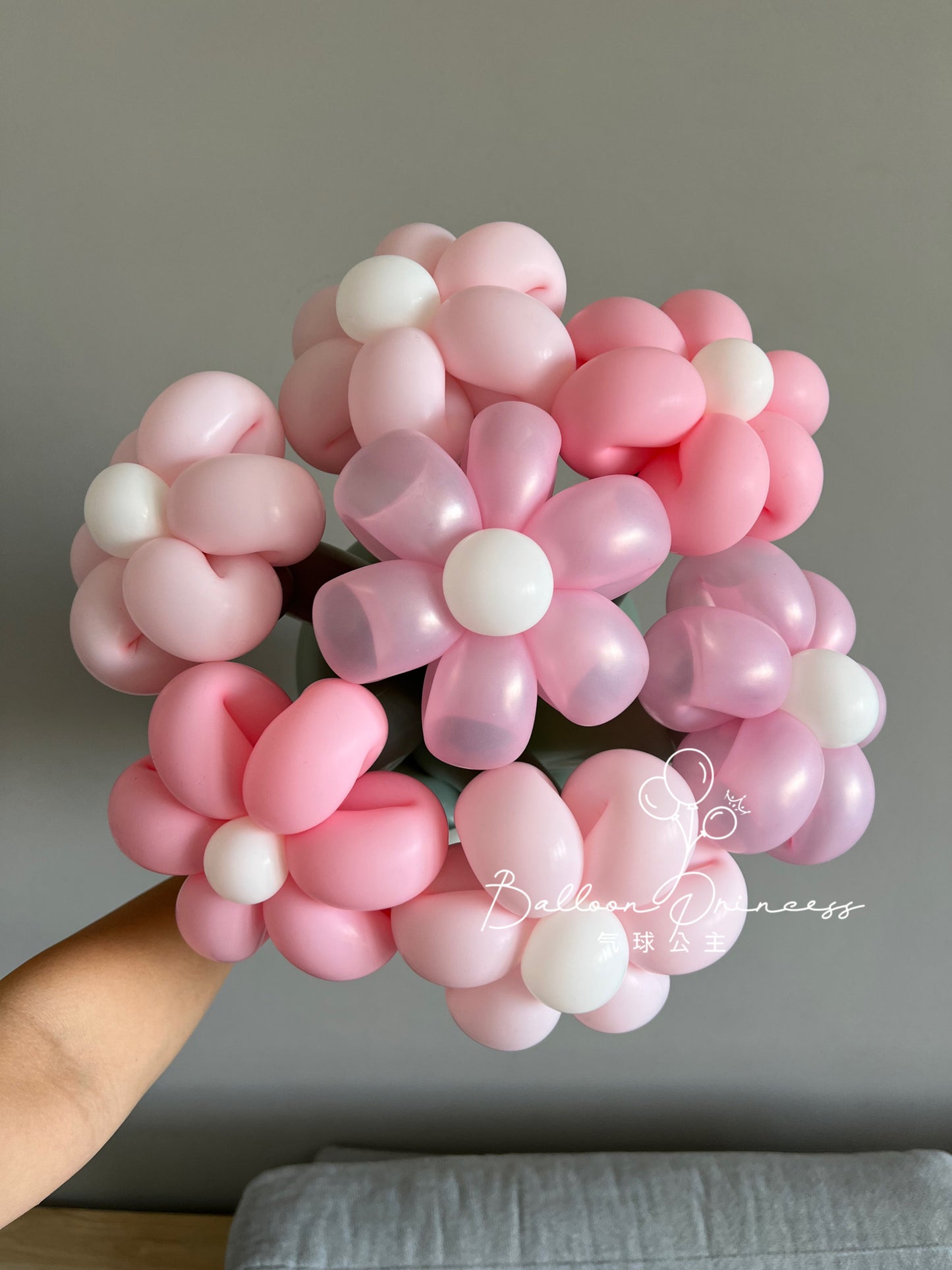 Bouquet di Sei petali in mano -Piccolo
