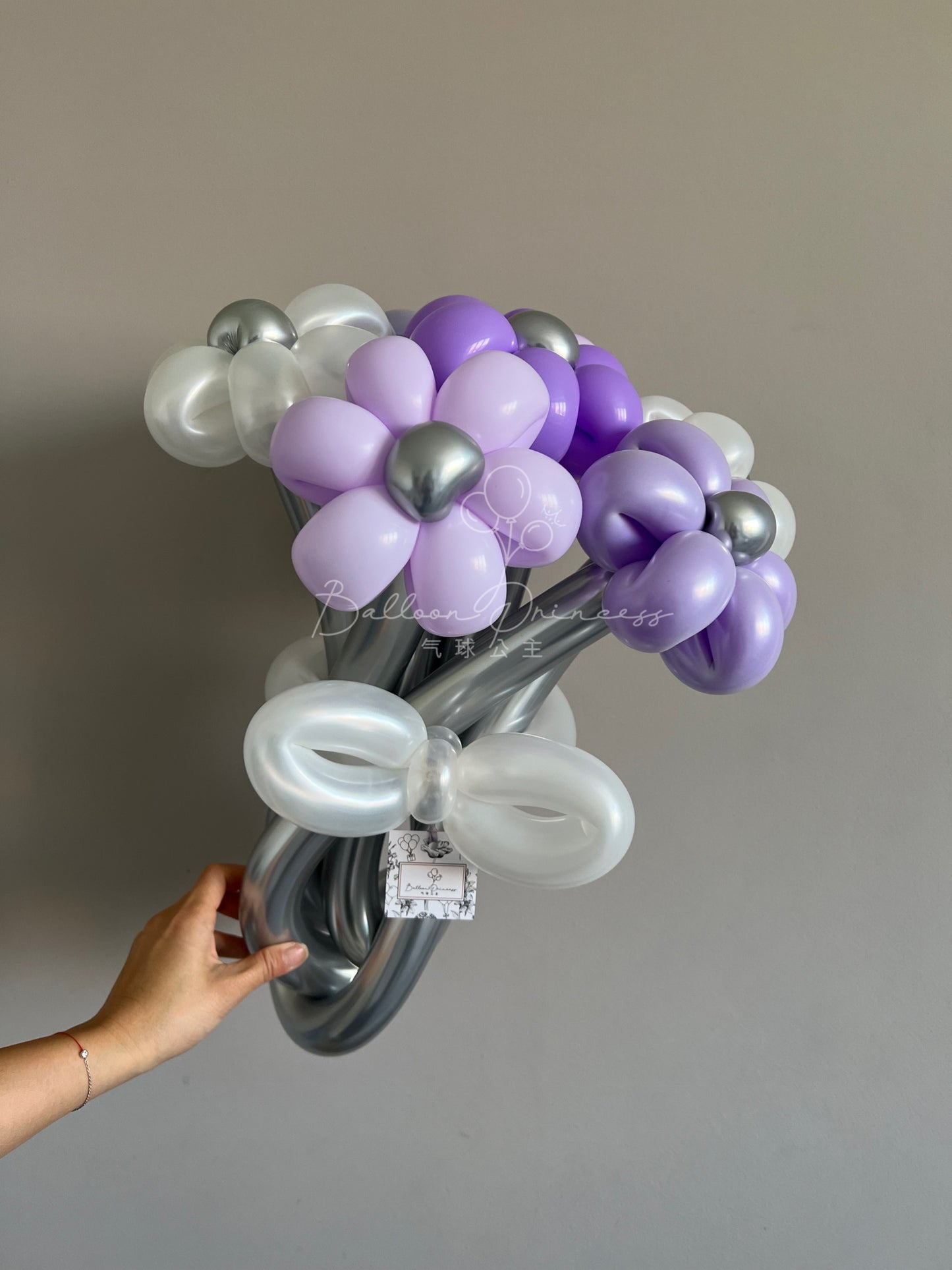 Bouquet di Sei petali in mano - Piccolo