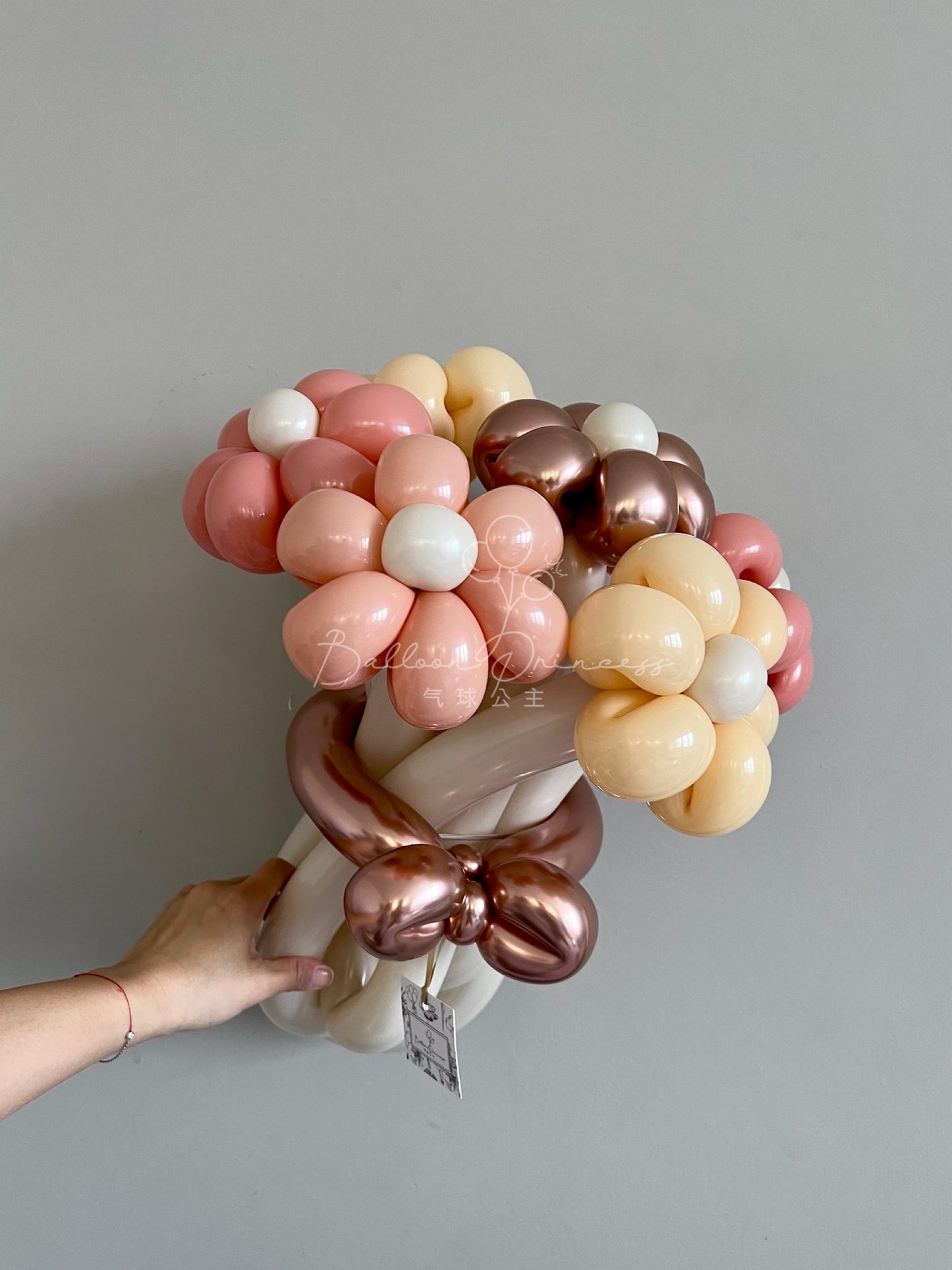 Bouquet di Sei petali in mano -Piccolo
