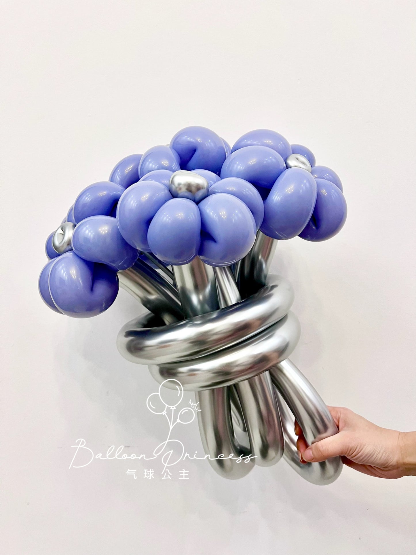 Bouquet di Sei petali in mano - Piccolo